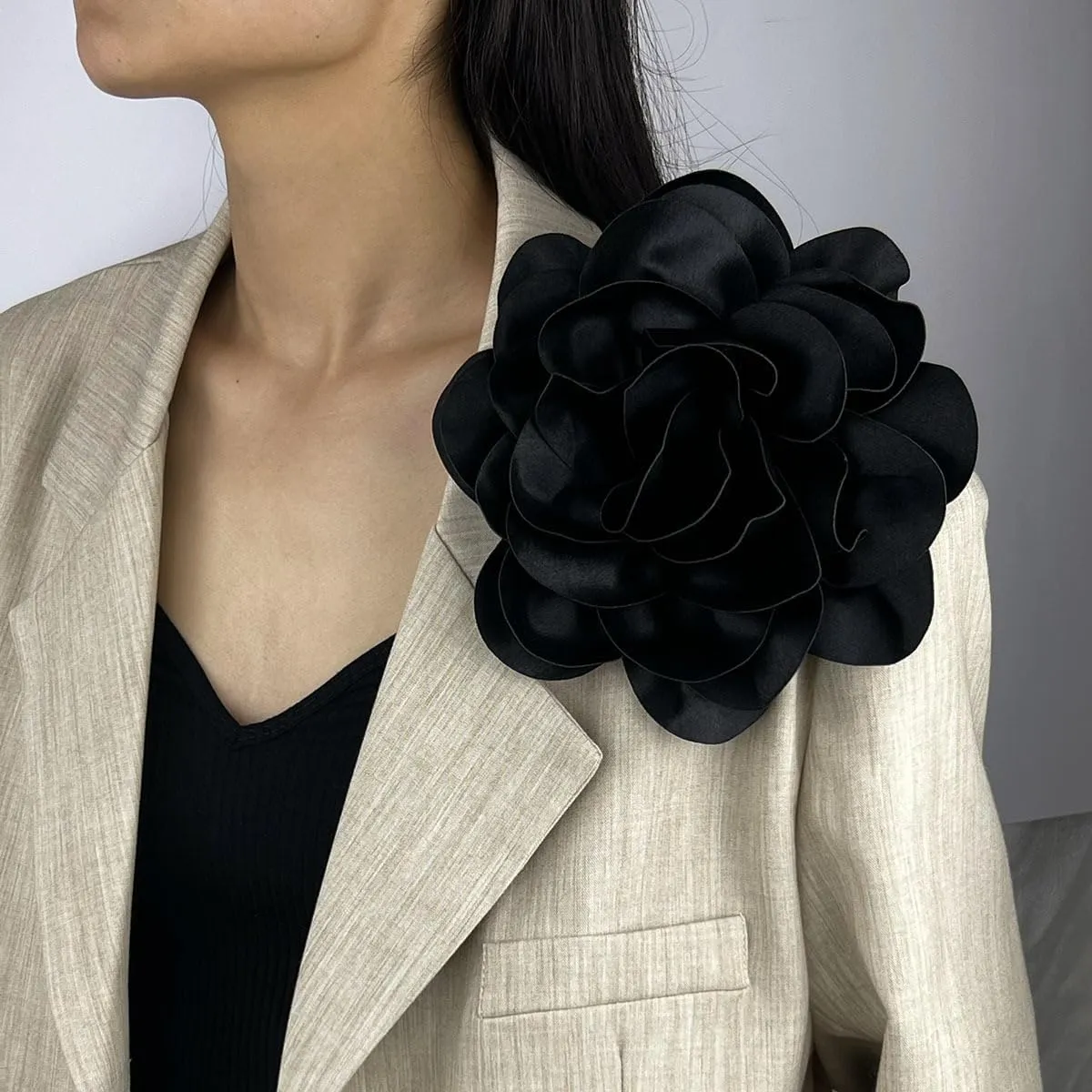 19mm Extra Large Rose Flower Brooches Dainty Satin Fabric Rose Flower Lapel Pins Elegant Silk Camellia Flower Oversized Brooch Pin for Women Wedding Party Dance Banquet Dress Suit Clothes Accessories Jewelry