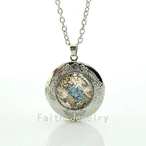 2017 Vintage inspired Handcrafted Keepsake Pendant William Morris