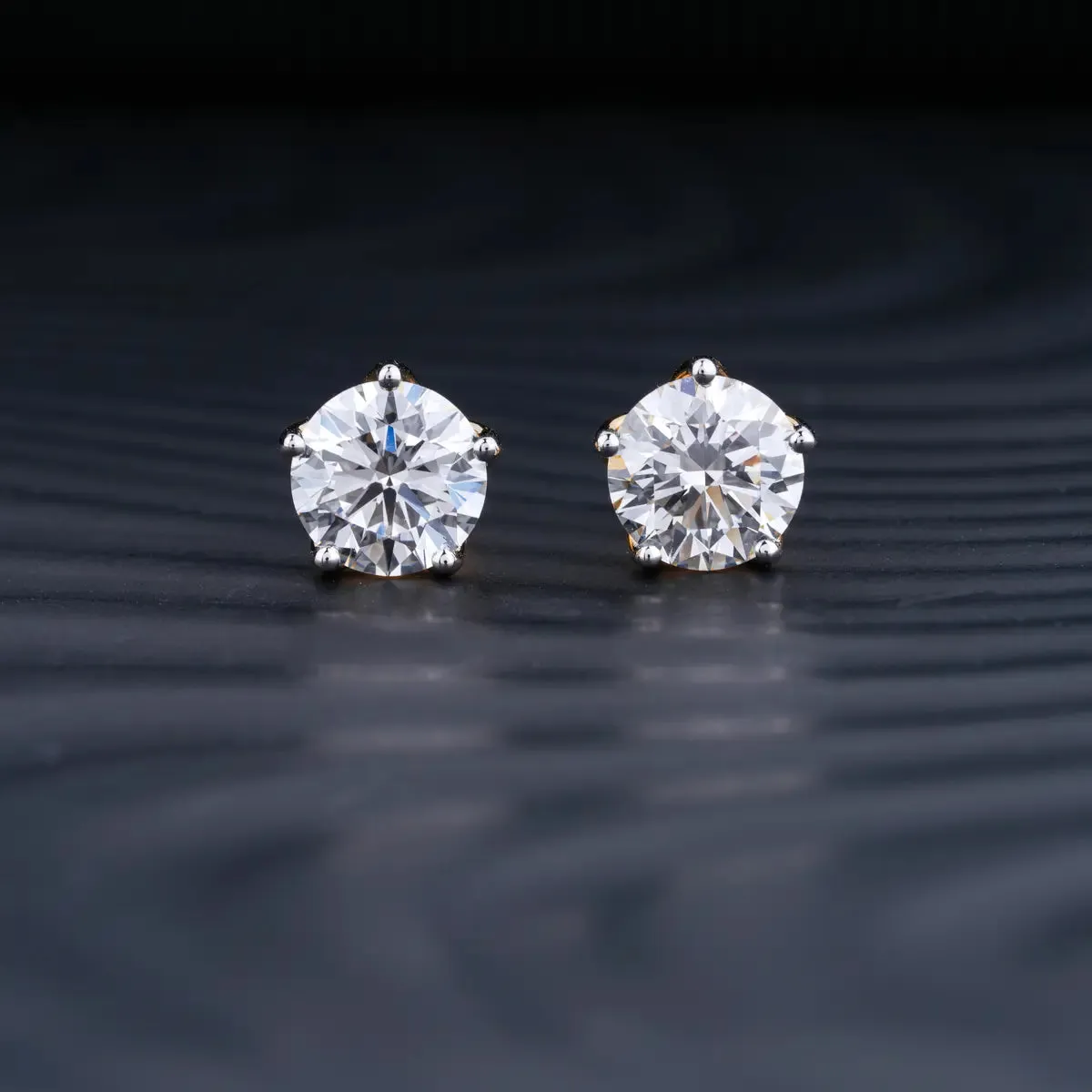 4ct Round Diamond Studs