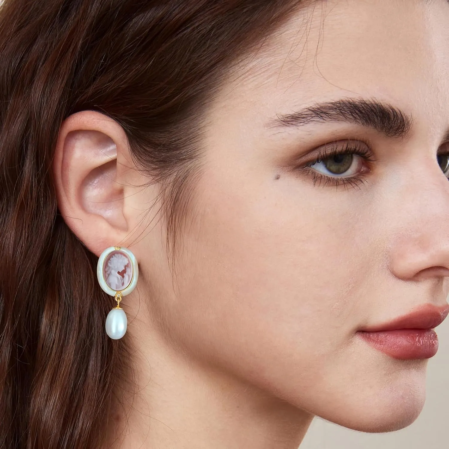 Cameo Earrings in Shell Frame, Vintage Jewelry 925 Sterling Silver Gold Pearl Cameo Stud Drop Earrings for Women