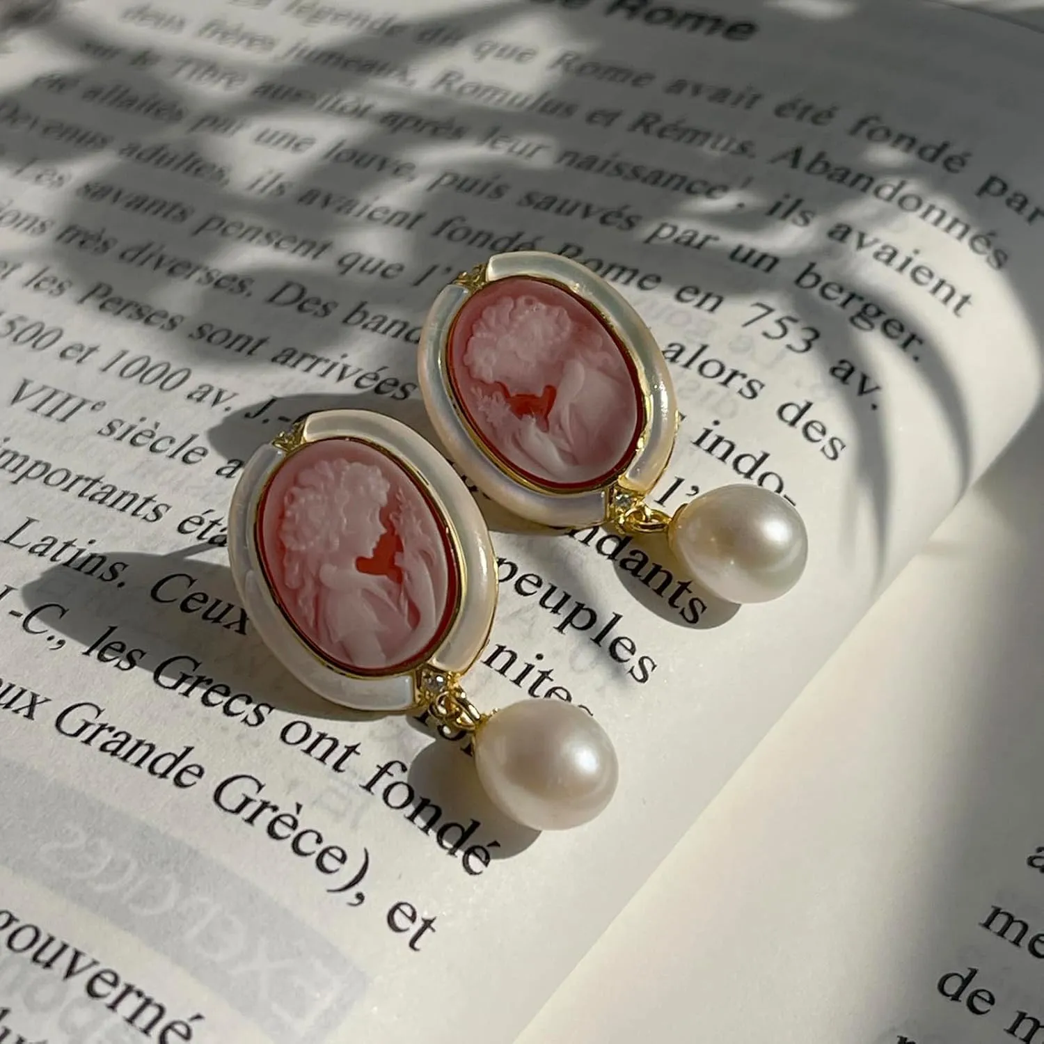 Cameo Earrings in Shell Frame, Vintage Jewelry 925 Sterling Silver Gold Pearl Cameo Stud Drop Earrings for Women