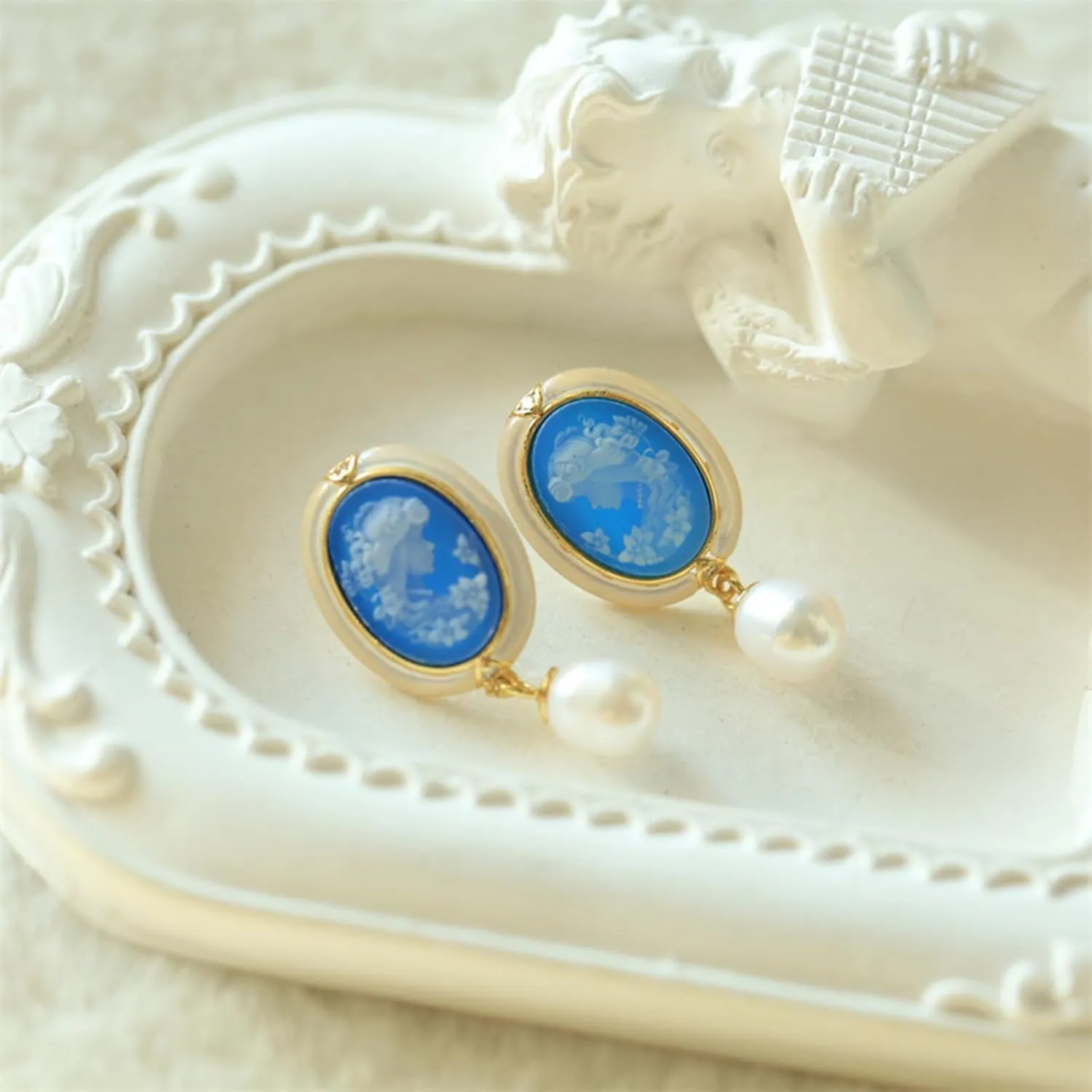 Cameo Earrings in Shell Frame, Vintage Jewelry 925 Sterling Silver Gold Pearl Cameo Stud Drop Earrings for Women