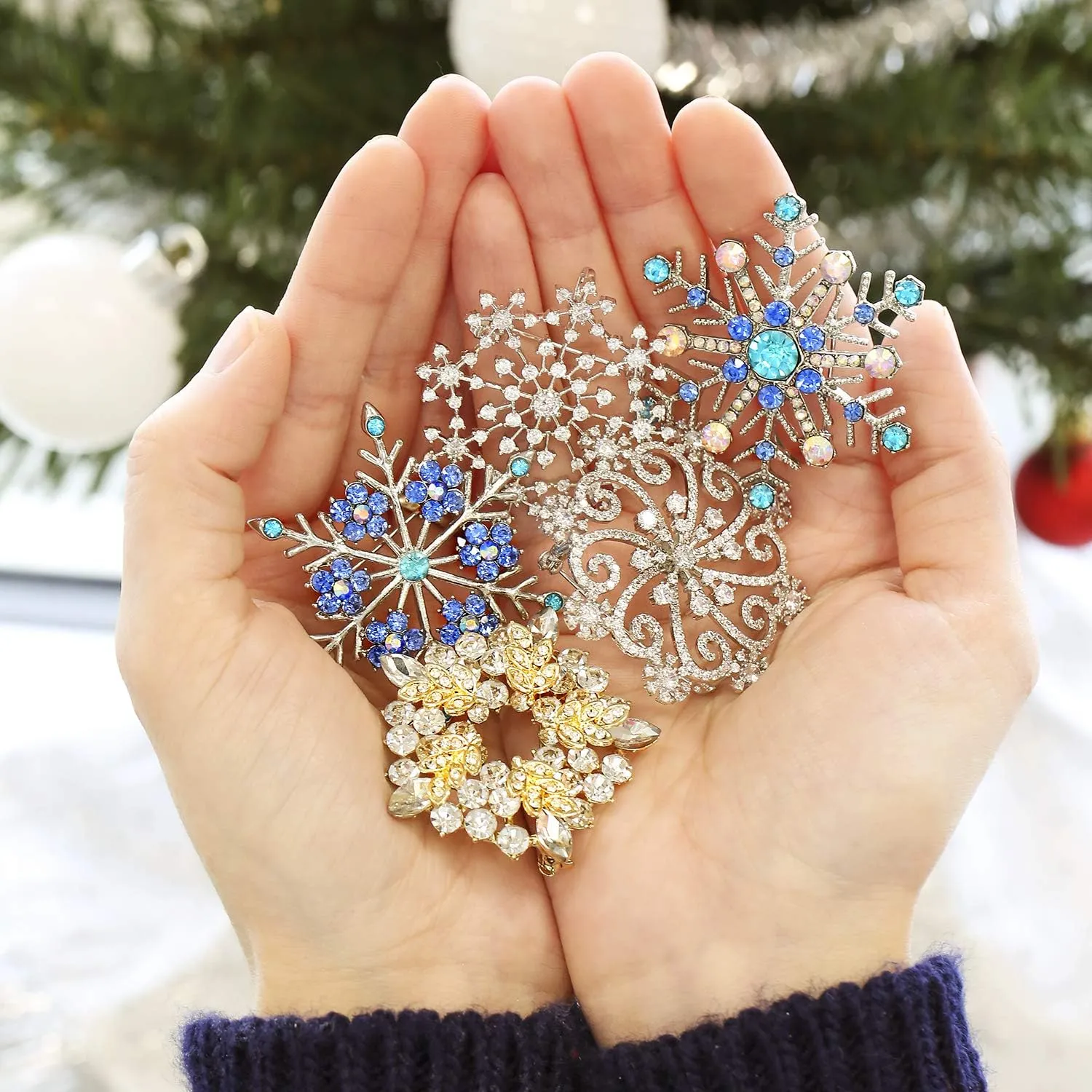 Christmas Elegant Bridal Holiday Marquise CZ Round Crystal White Simulated Pearl Wreath Circle Scarf Brooch Pin For Women Wedding Gold Silver Plated