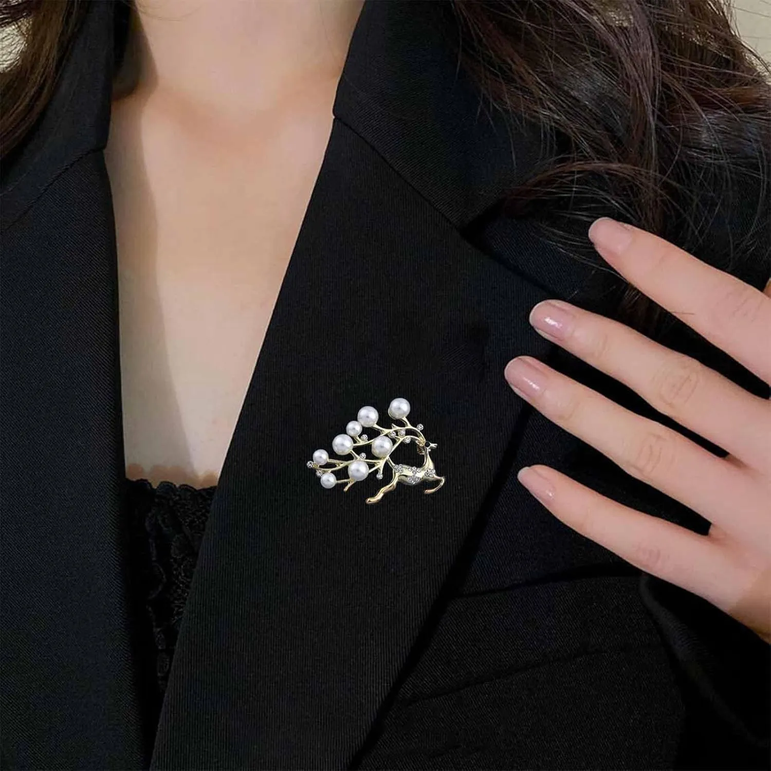 Crystal Deer Reindeer Brooch Pin Pearl Deer Brooch Pin Cz Sika Deer Brooches Pin Gold Animal Brooch Pin Lapel Pin Christmas Reindeer Brooch Pin for Women Clothing Dress Suit(Deer 1)