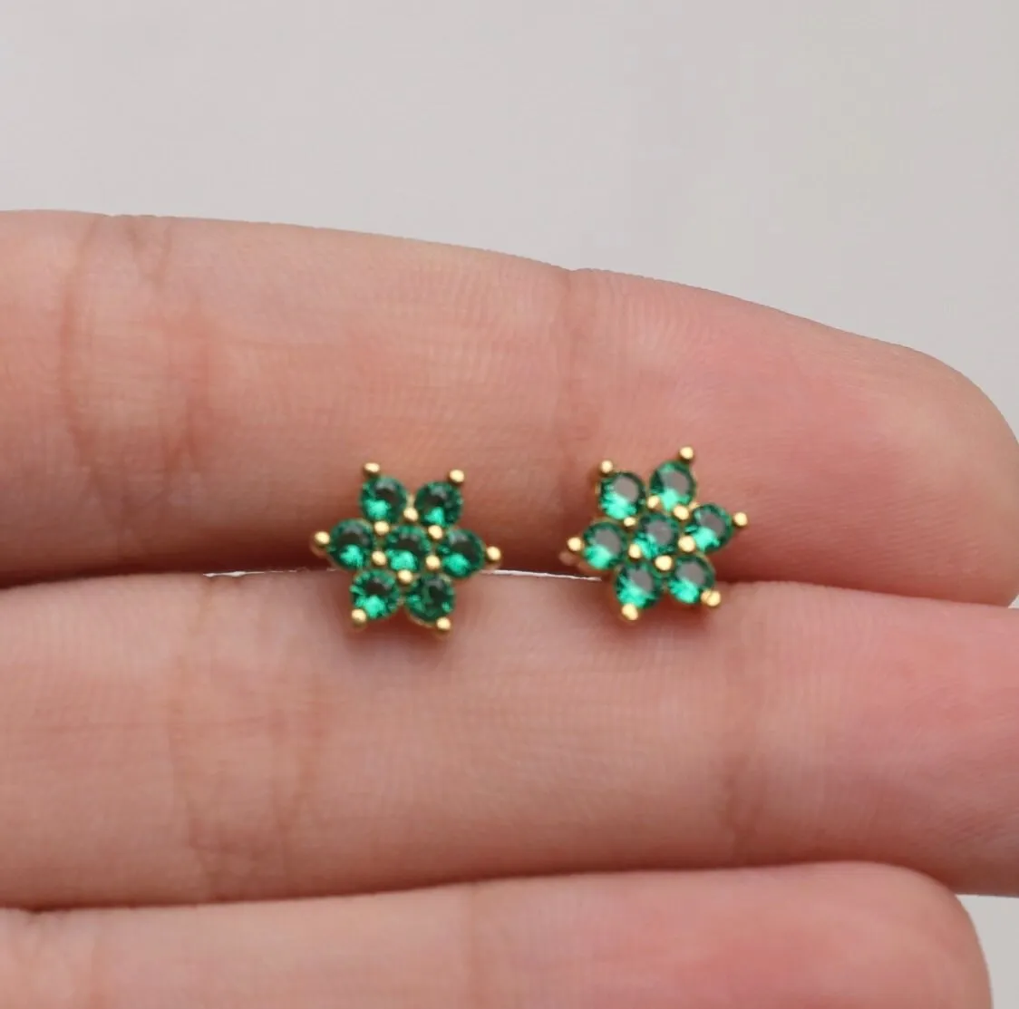 'Evergreen' 14k Gold Emerald Stud Earrings