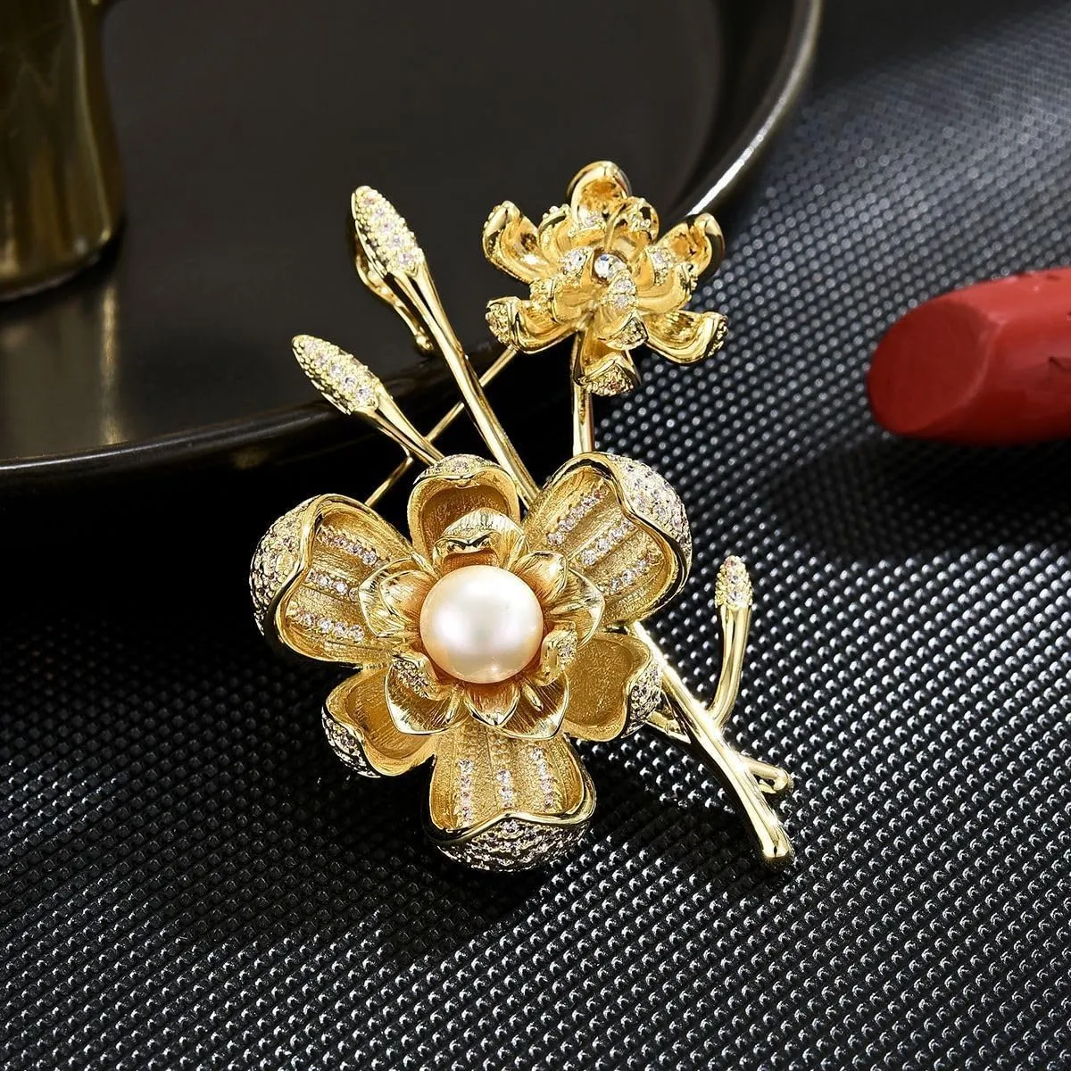 Flower Rhinestone Brooch Pin for Women Vintage Wedding Brooches Lapel Pin for Graduation Daily Jewelry Supplies