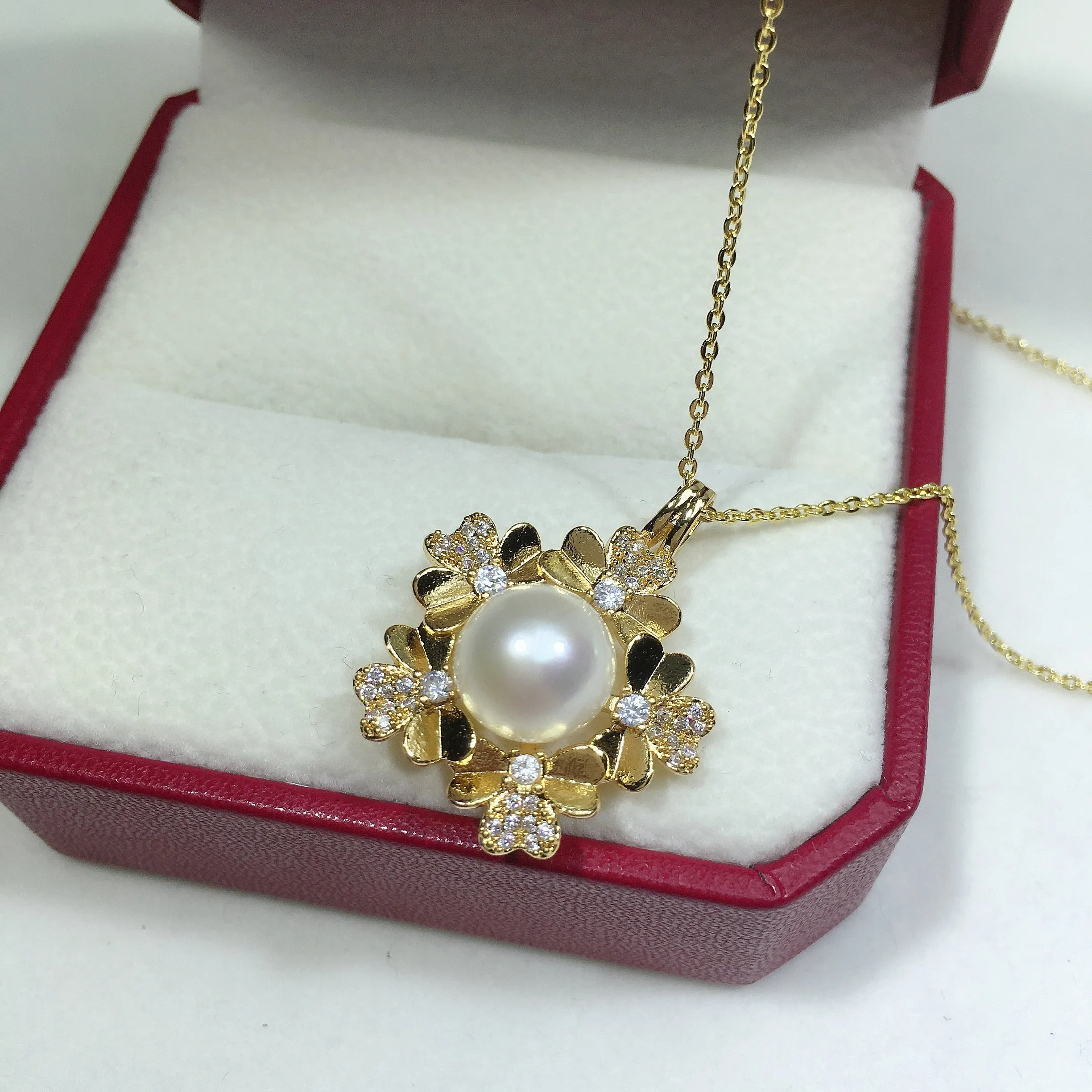 Gold Color Charm Chain Necklace 100% Natural Freshwater Pearl Pendant