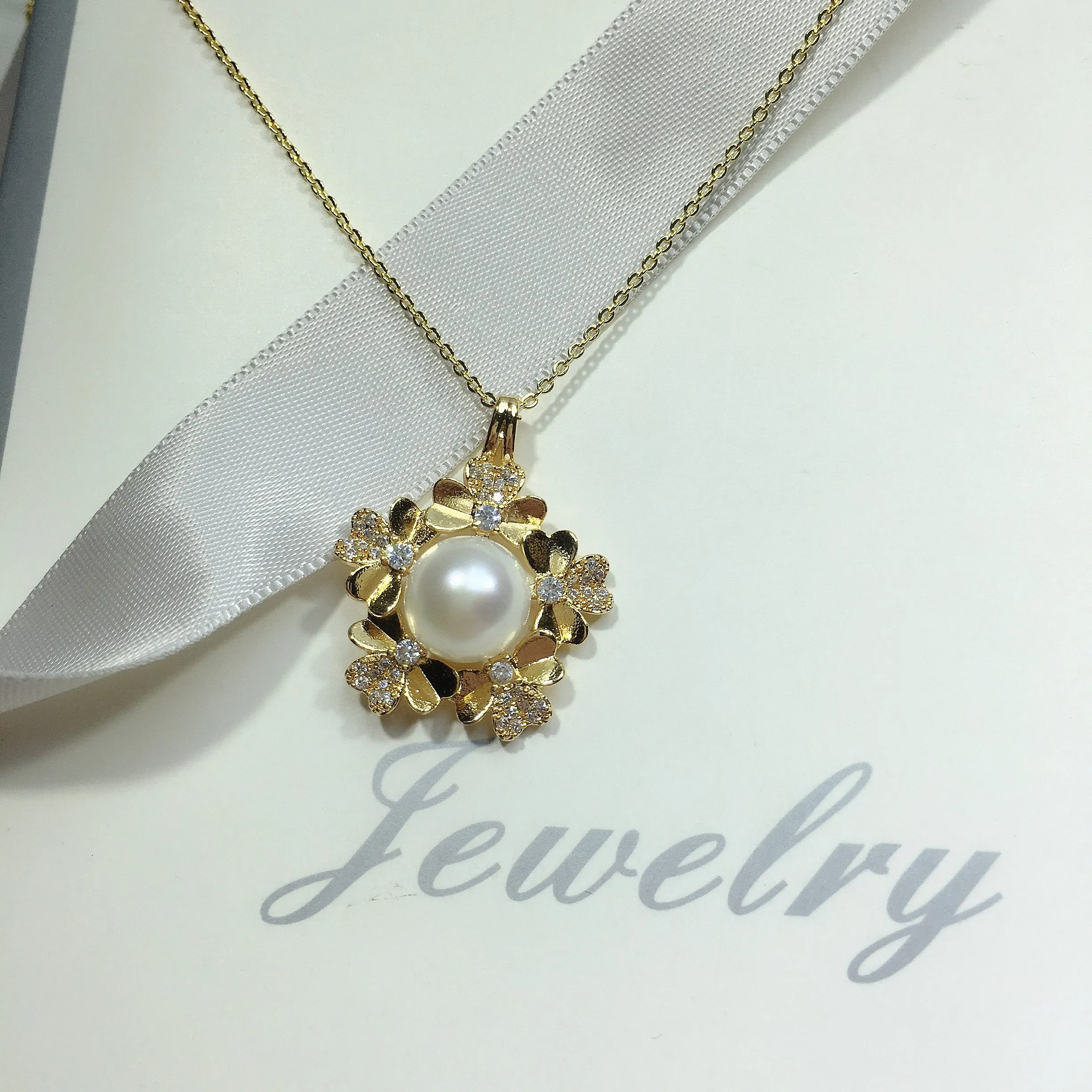Gold Color Charm Chain Necklace 100% Natural Freshwater Pearl Pendant