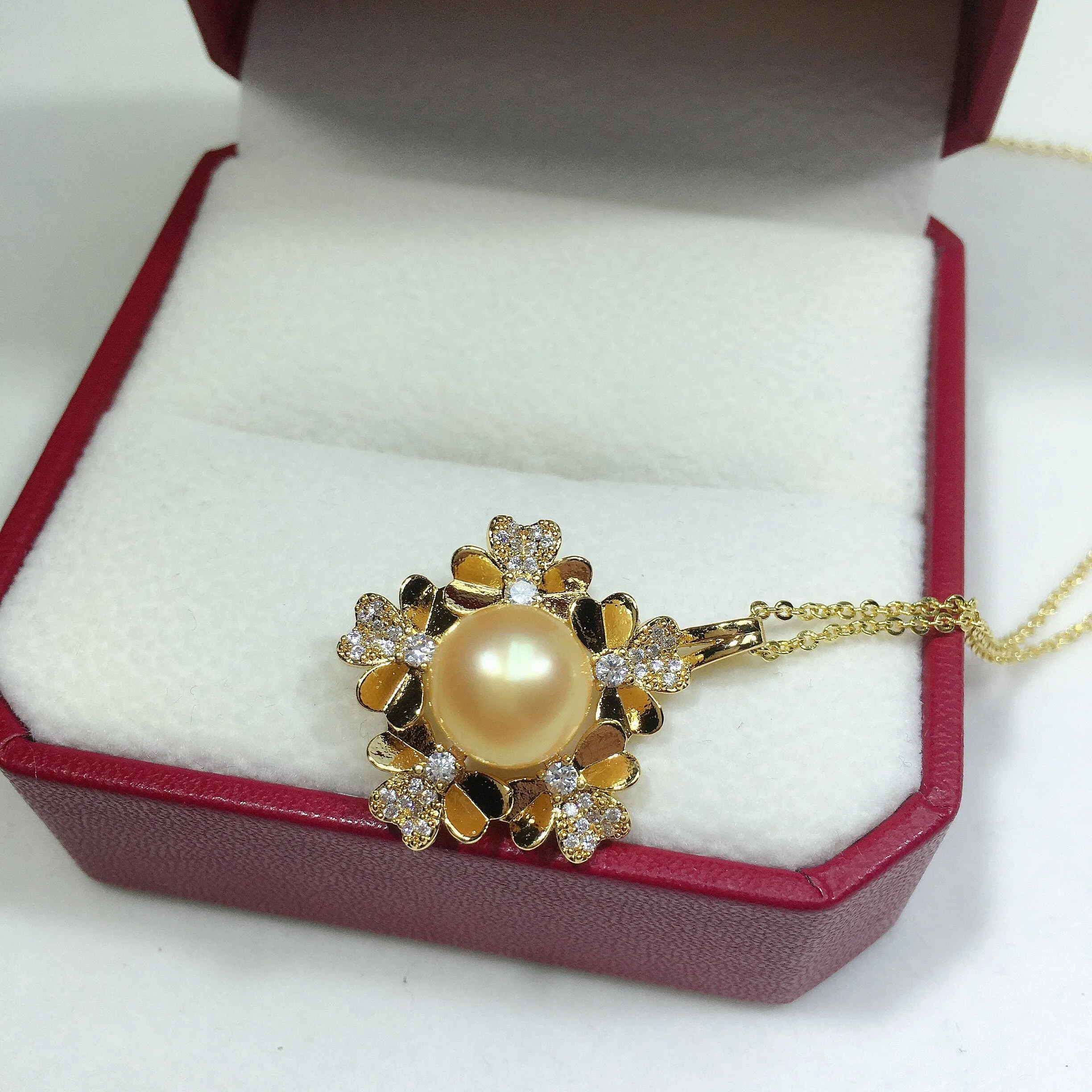 Gold Color Charm Chain Necklace 100% Natural Freshwater Pearl Pendant