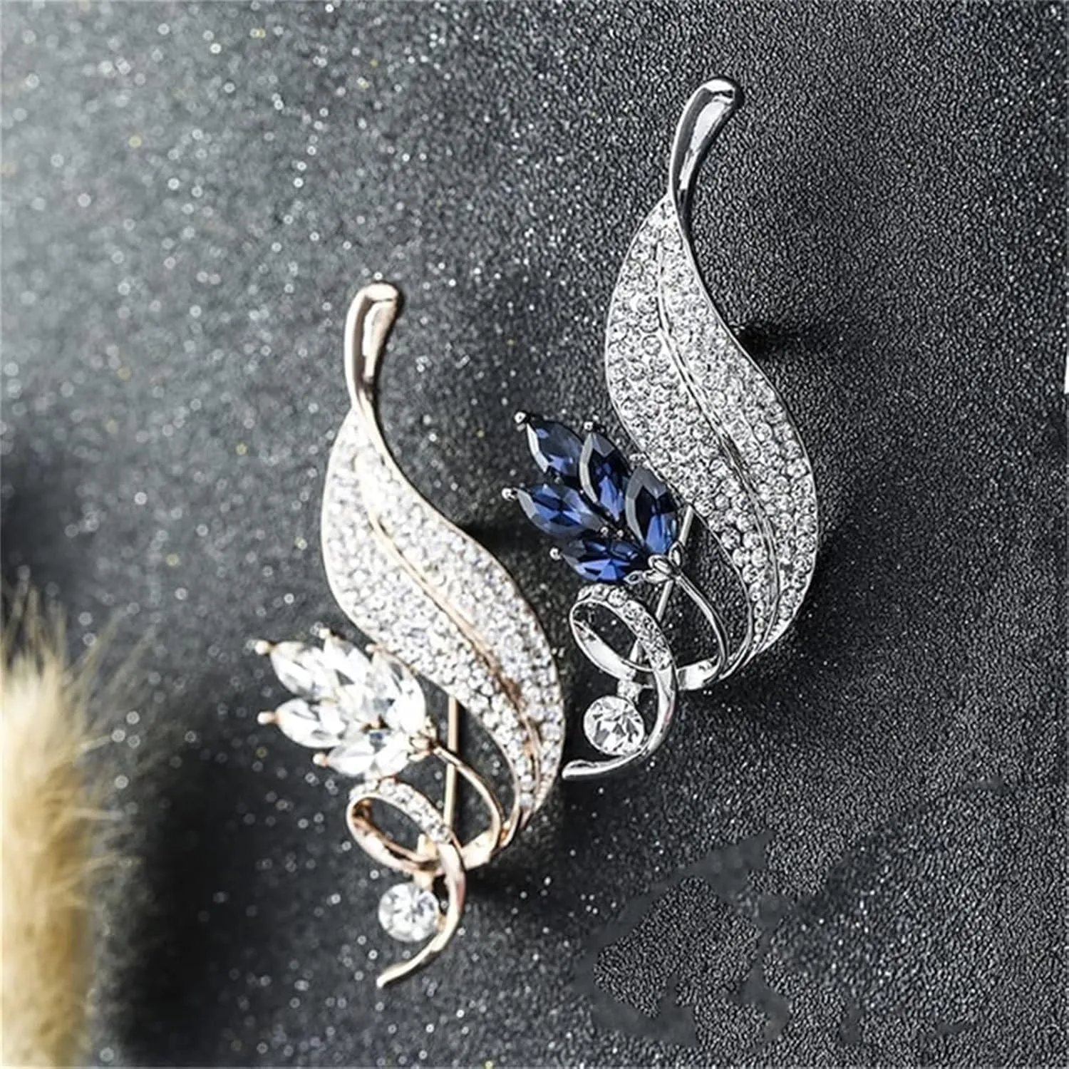 Ladies' Beautiful Brooch Women Silver BroochCharm Gold Silver Brooch Dress Coat AccessoriesLadies Cute Flower Pin Clothing Accessories