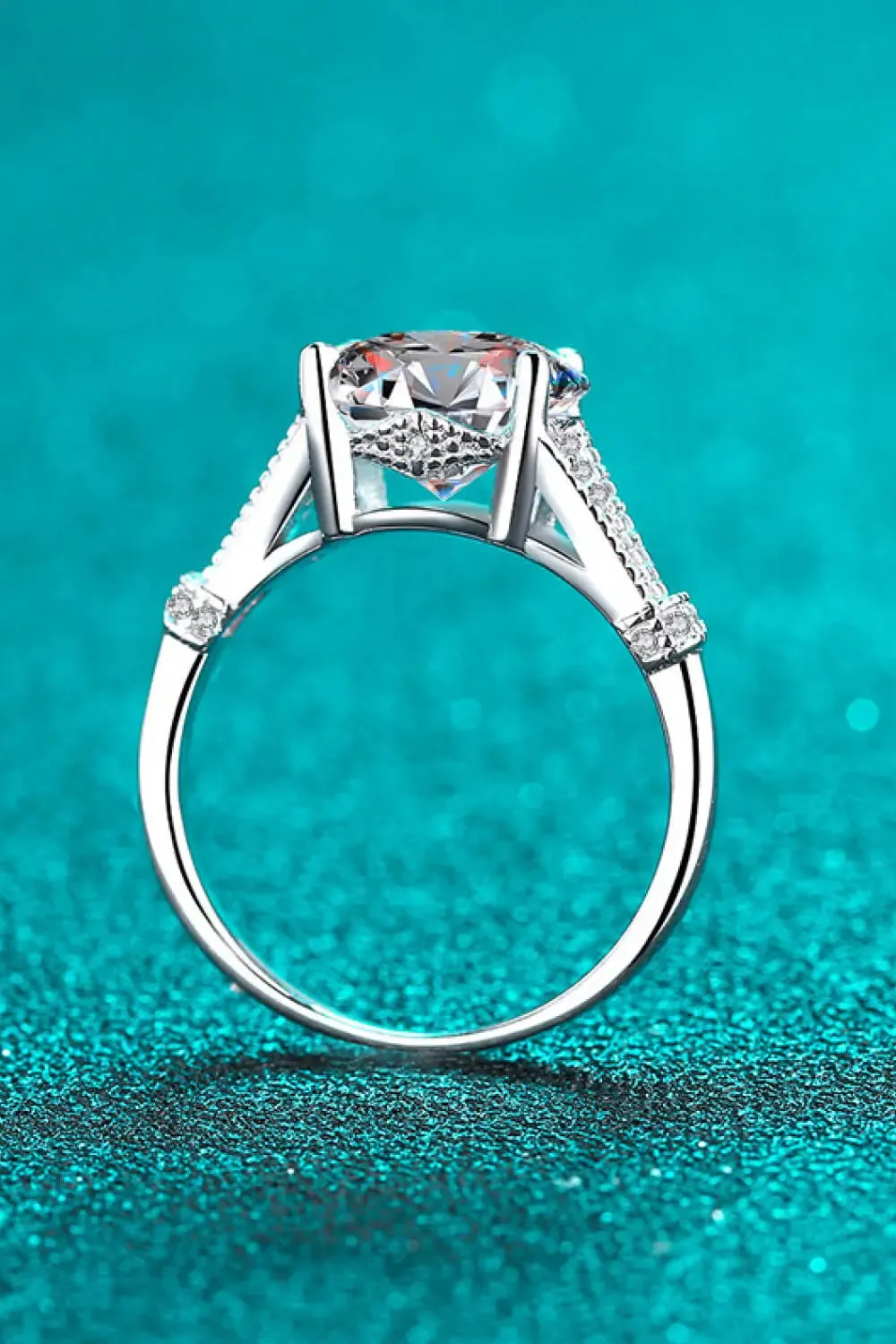 LOVCIA Unpredictable Day 3 Carat Moissanite Ring
