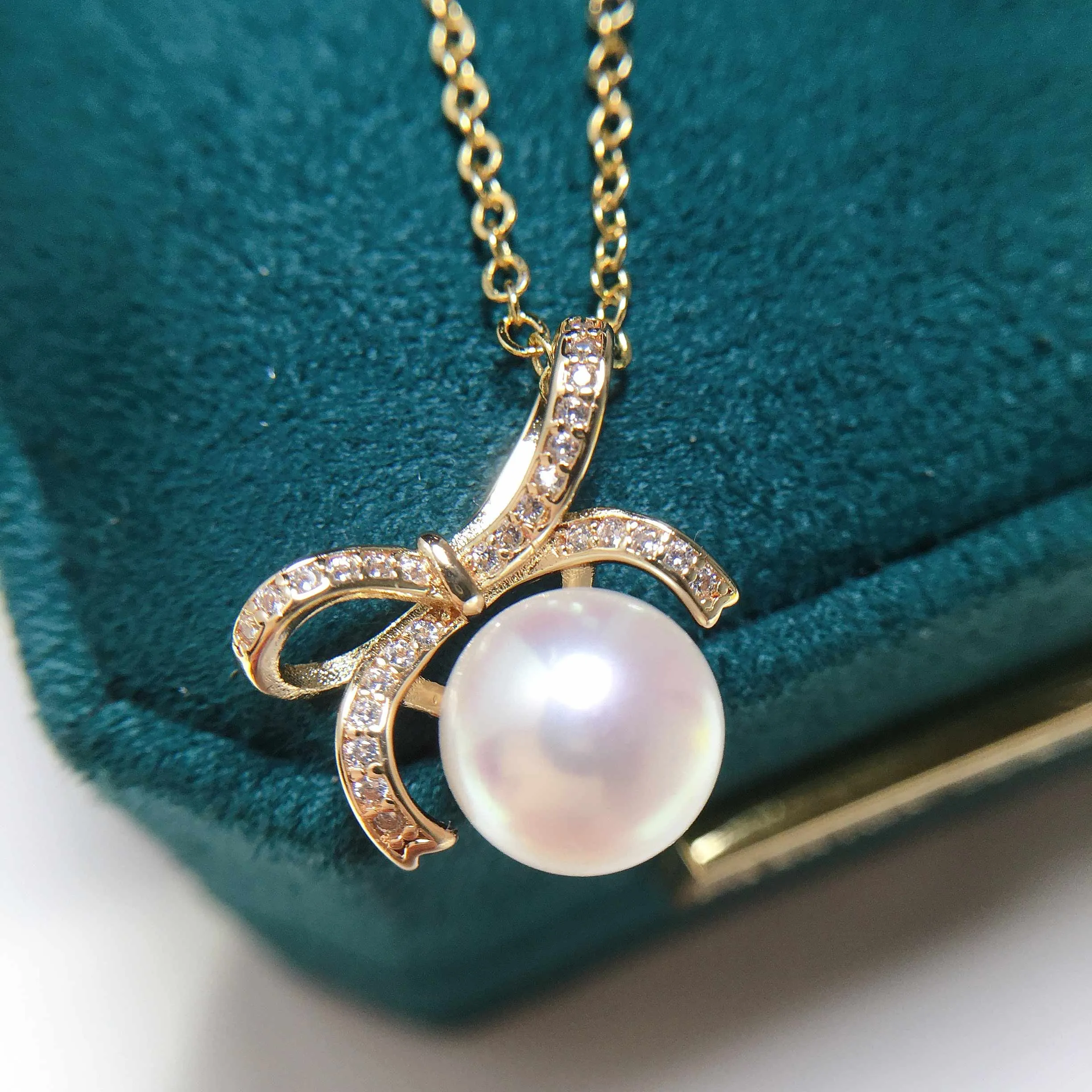 New Sweet Bow Pearl Pendant 100% Real Natural Freshwater Pearl Necklace