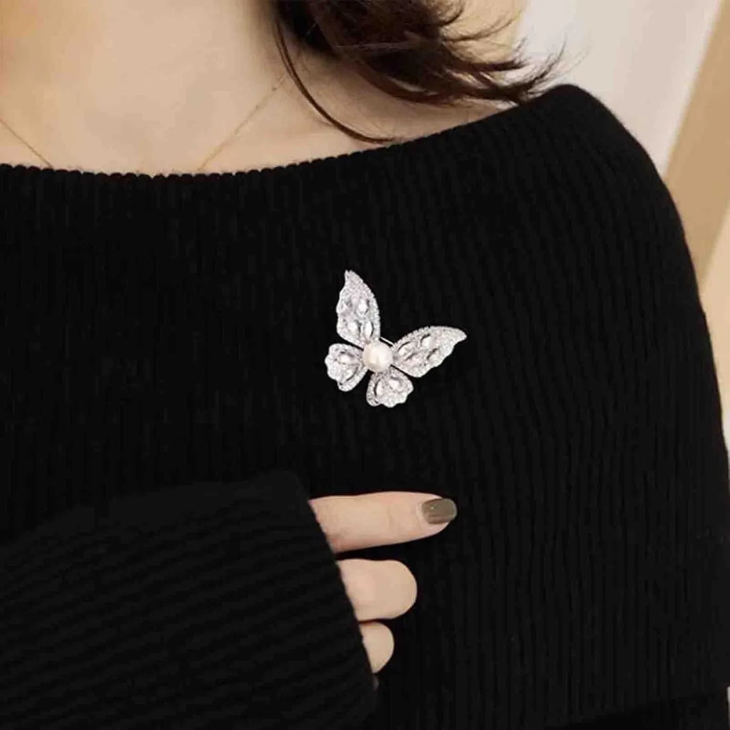 Pearl Shell Resin Butterfly Brooch Pin Sparkly Crystal Butterfly Brooches Pin Lepel Pin Hollow Butterfly Wing Brooch Pin Rhinestone Butterfly Brooch Pin Decorative (Green Resin 1)