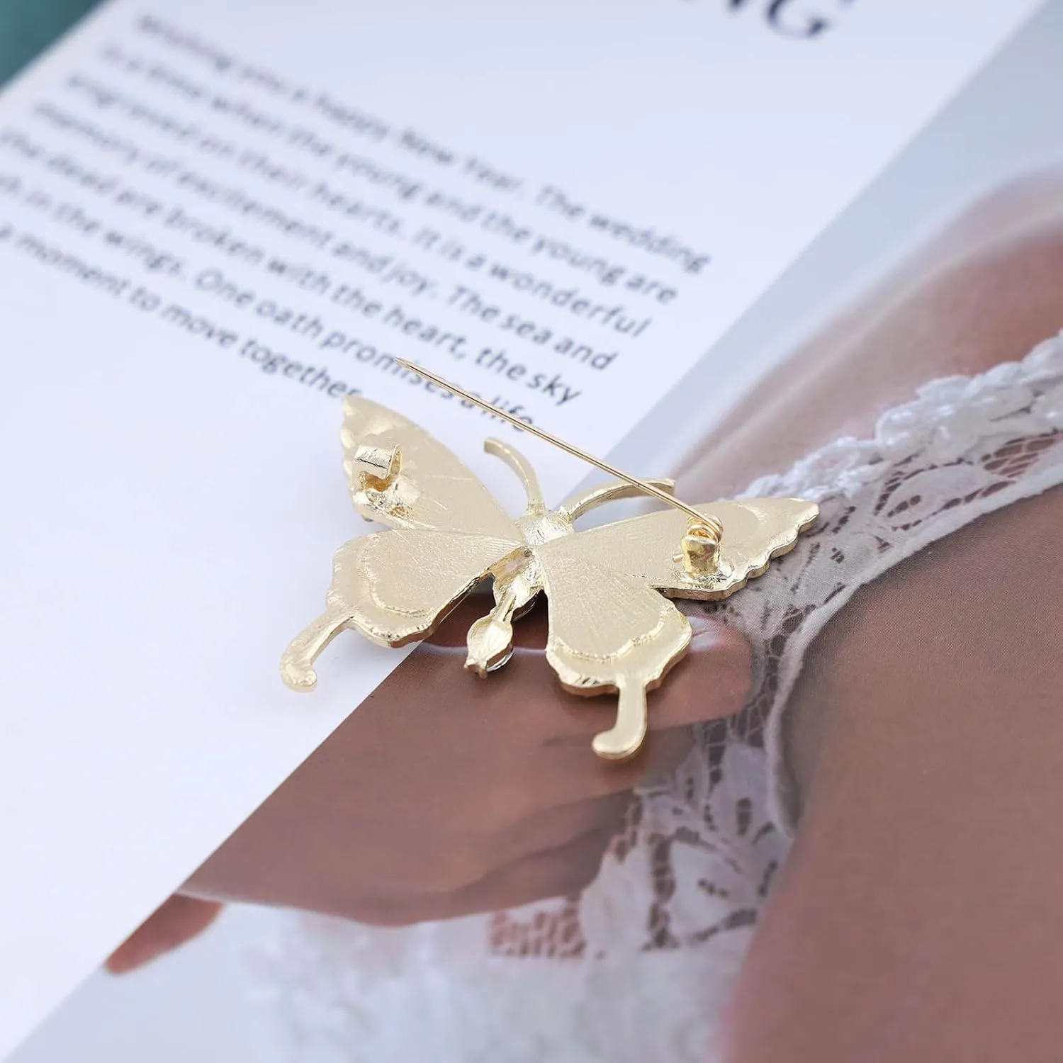 Pearl Shell Resin Butterfly Brooch Pin Sparkly Crystal Butterfly Brooches Pin Lepel Pin Hollow Butterfly Wing Brooch Pin Rhinestone Butterfly Brooch Pin Decorative (Green Resin 1)