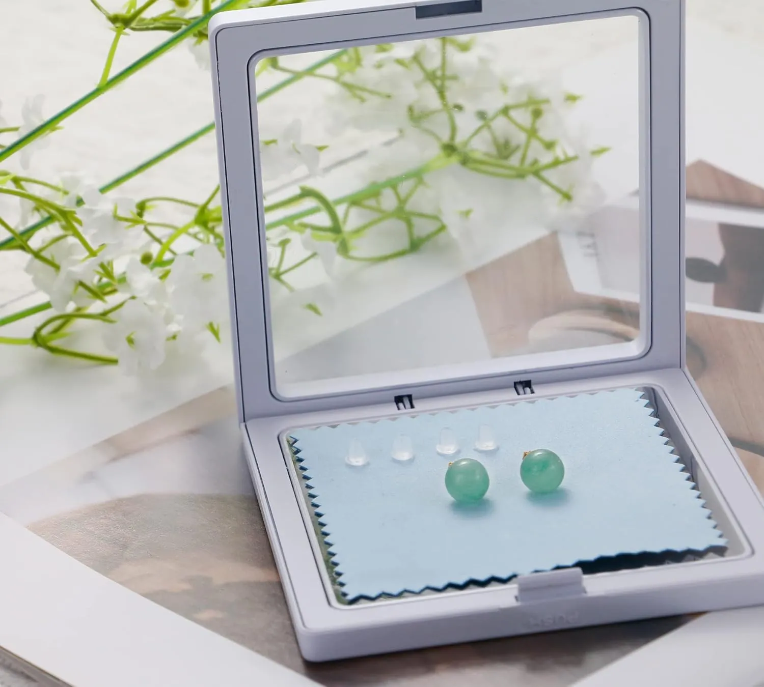 SmileBelle Jade Earrings, 18k Green Earrings for Sensitive Ears, 8mm Green Stud Earrings for Women as Gold Stud Earrings, Natural Jade Earrings Jewelry for Birthday Gifts