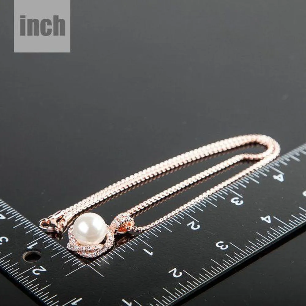 White Pearl Pendant Necklace